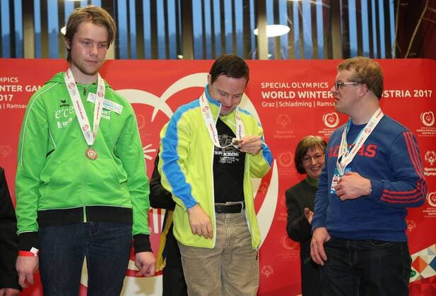 Pre-Games der Special Olympics in Schladming, Ski Alpin Siegerehrungen SPECIAL OLYMPICS - Pre-Games 2016 SCHLADMING,AUSTRIA,12.JAN.16 - SPECIAL OLYMPICS,ALPINE SKIING - World Winter games Winterspiele Spiele Summer games 2017, Pre-Games, award ceremony. Image shows Gerhard Graf, Matthias Pauler and Christian Warmth (AUT). GEPAxpictures xHaraldxSteiner
