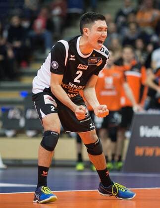 Berlin, Deutschland, 13.01.2016: Volleyball Bundesliga Saison 2015 2016 - Berlin Recycling Volleys - SVG Lueneburg Lüneburg. Erik Shoji (BR Volleys 2)