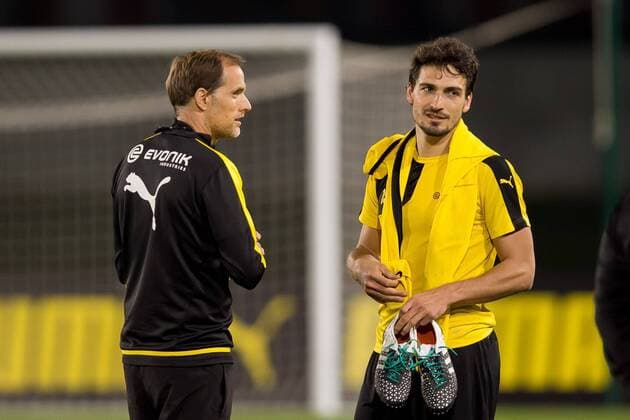 Samstag 09.01.2016, Saison 2015 2016, Trainingslager BVB in Dubai, Training BV Borussia Dortmund, Trainer Thomas Tuchel (BVB) und Mats HUMMELS (BVB) DeFodi001