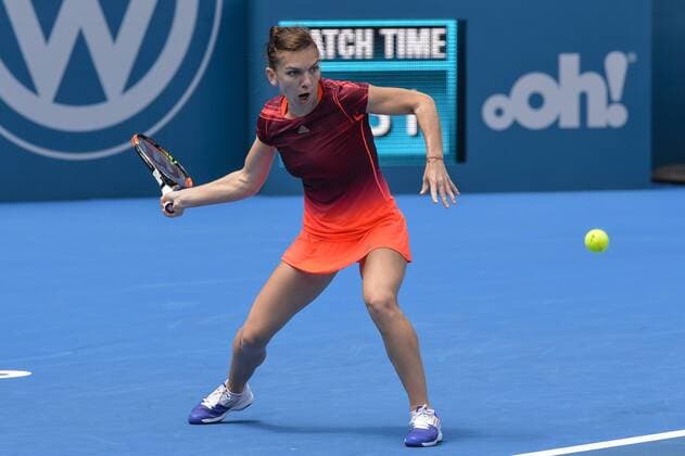 15.01.16 Sydney, Australia. Simona Halep (ROU) in action against Svetlana Kuznetsova (RUS) during their womens semi final on day 6 at the Apia International Sydney. xNigelxOwenx  ActionPlus11697015