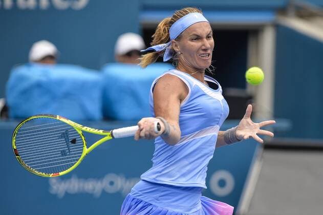 15.01.16 Sydney, Australia. Svetlana Kuznetsova (RUS) in action against Simona Halep (ROU) during their womens semi final on day 6 at the Apia International Sydney. Kuznetsova won 7-4,4-6,6-3. xNigelxOwenx  ActionPlus11697004