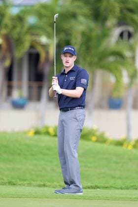 January 15, 2016 - Honolulu, Hawaii: Russell Knox watches his chip fall in the hole on the 12th hole during play of the second round of the Sony Open at Waialae Country Club in Honolulu, Hawaii. PGA Golf Herren Golf: Sony Open JAN15 - ZUMAc04_