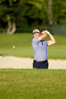 January 15, 2016 - Honolulu, Hawaii: Morgan Hoffmann hits from the 18th fairway bunker during play of the second round of the Sony Open at Waialae Country Club in Honolulu, Hawaii. PGA Golf Herren Golf: Sony Open JAN15 - ZUMAc04_