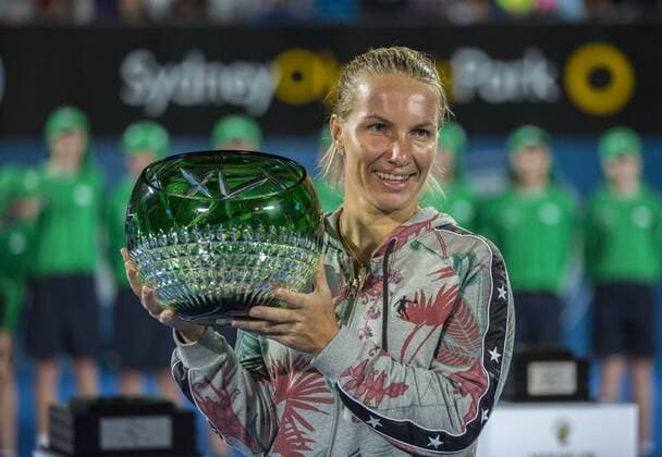 (160116) -- SYDNEY, Jan. 15, 2016 -- Svetlana Kuznetsova of Russia poses with the trophy during the awarding ceremony of the women s singles final against Monica Puig of Puerto Rico at the Apia International Sydney tennis tournament in Sydney, Australia, Jan. 15, 2016. Svetlana Kuznetsova won 2-0. ) (SP)AUSTRALIA-SYDNEY-TENNIS-APIA INTERNATIONAL SYDNEY ZhuxHongye 