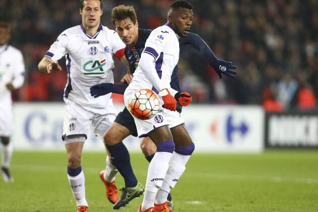 Steeve Yago Uros Spajic (Toulouse) vs Benjamin Stambouli (PSG) - Fussball Frankreich, Coupe de France, Paris Saint Germain PSG vs. Toulouse FC - 19 01 2016 - GwendolineLeGoff Panoramic 
