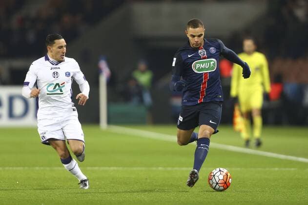 Adrien Regattin (Toulouse) vs Layvin Kurzawa (PSG) - Fussball Frankreich, Coupe de France, Paris Saint Germain PSG vs. Toulouse FC - 19 01 2016 - GwendolineLeGoff Panoramic 