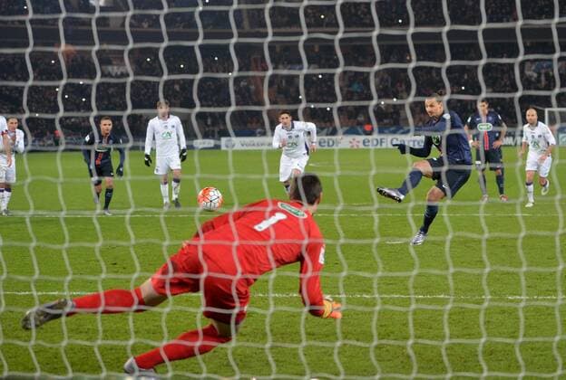 Fußball, Coupe de France, Paris St. Germain - FC Toulouse penalty - Zlatan Ibrahimovic (psg) - Mauro Goicoechea (tou) - Fussball Frankreich, Coupe de France, Paris Saint Germain PSG vs. Toulouse FC - 19 01 2016 AnthonyBIBARD FEP Panoramic 