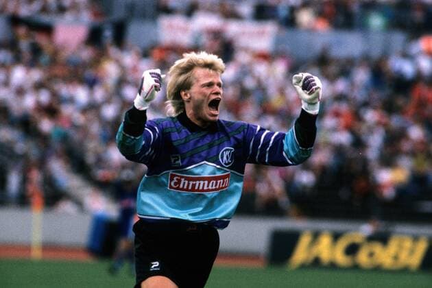 VfB Stuttgart - Karlsruher SC: Torwart Oliver Kahn (KSC) jubelt