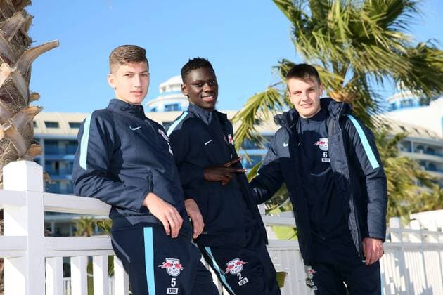 Belek, Tuerkei, 19.01.2016, Fussball, 2. Bundesliga Deutschland. , RB Leipzig - Trainingslager. , Im Bild, v.l.: Vitaly Janelt, Idrissa TourŽ Toure und Gino Fechner.