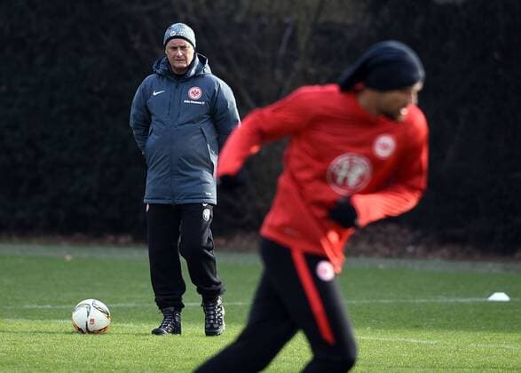 20.01.2016, xpsx, Fussball 1.Bundesliga, Eintracht Frankfurt Training, v.l. Trainer Armin Veh (Eintracht Frankfurt), Haris Seferovic (Eintracht Frankfurt)