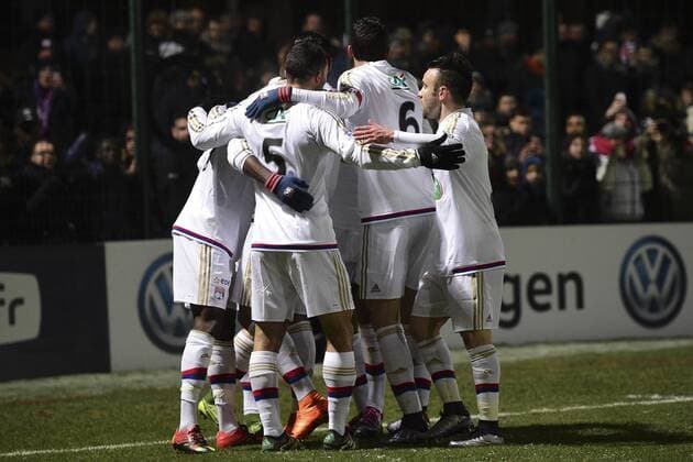 Fußball, Coupe de France, FC Chambly - Olympique Lyon joie des joueurs de Lyon apres le but de CORNET Maxwell (Lyon) FOOTBALL : FC Chambly Thelle vs Olympique Lyon - 16e coupe France - Beauvais - 20 01 2016 JBAutissierx 
