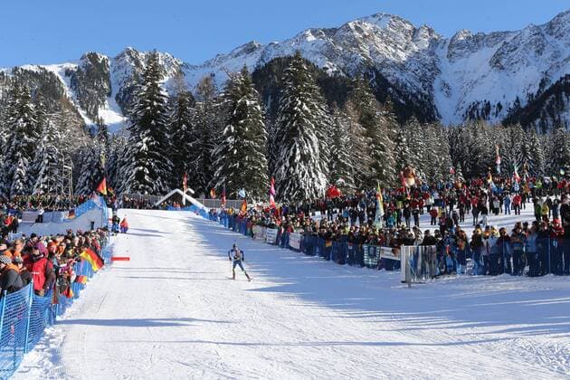 BIATHLON - IBU WC Antholz ANTHOLZ,ITALY,21.JAN.16 - BIATHLON - IBU World Cup, 7.5km sprint, ladies. Image shows an overview with a competitor. GEPAxpictures xMathiasxMandl