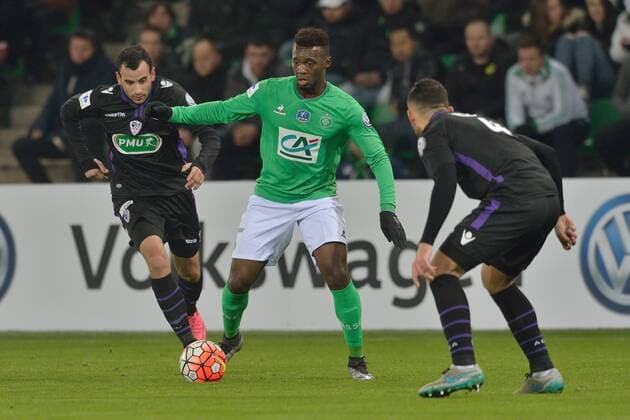 Fußball, Coupe de France, AS Saint Etienne - AC Ajaccio Jean Christophe Bahebeck (saint etienne) vs Rayan Frikeche (ajaccio) - Fussball Frankreich, Coupe de France, AS Saint Etienne vs. AC Ajaccio - 21 01 2016 FredericChambert Panoramic 