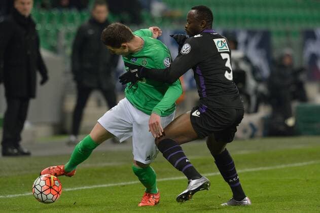 Fußball, Coupe de France, AS Saint Etienne - AC Ajaccio Nolan Roux (saint etienne) vs Zie Diabate (ajaccio) - Fussball Frankreich, Coupe de France, AS Saint Etienne vs. AC Ajaccio - 21 01 2016 FredericChambert Panoramic 