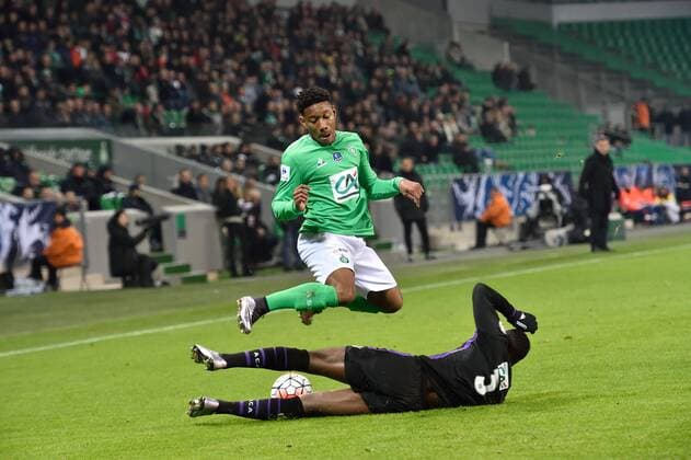 Fußball, Coupe de France, AS Saint Etienne - AC Ajaccio Pierre Gabriel Ranael (saint etienne) vs Zie Diabate (ajaccio) - Fussball Frankreich, Coupe de France, AS Saint Etienne vs. AC Ajaccio - 21 01 2016 FredericChambert Panoramic 