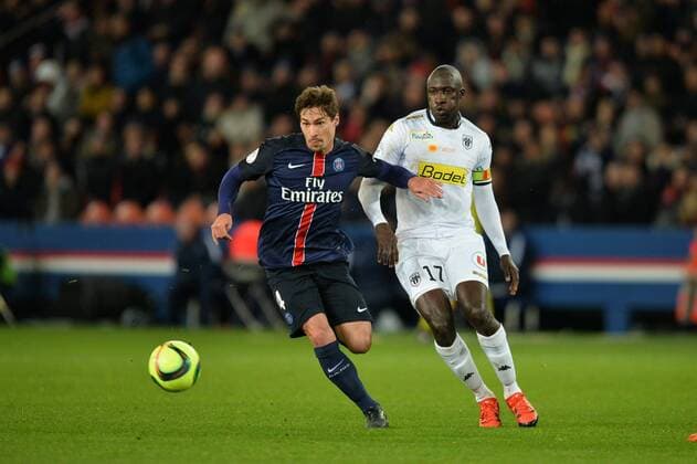 Benjamin Stambouli (psg) - Cheikh Ndoye (ang) FOOTBALL : Paris SG vs Angers - Ligue 1 - 23 01 2016 AnthonyBIBARD FEP Panoramic 