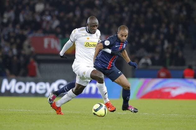 Fußball, Paris Saint Germain - Angers SCO Lucas Rodrigues Moura da Silva (psg), Cheikh N DOYE (Angers SCO) FOOTBALL : Paris st Germain vs Angers SCO - Ligue 1 - 23 01 2016 StephaneAllaman 