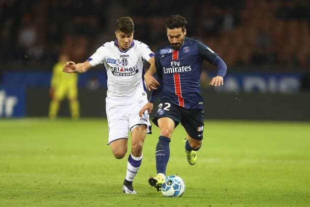 Maxime Spano (Toulouse) vs Ezequiel Lavezzi (PSG) FOOTBALL : Paris Saint Germain vs Toulouse - Halbfinale - Coupe de la Ligue - 27 01 2016 GwendolineLeGoff 