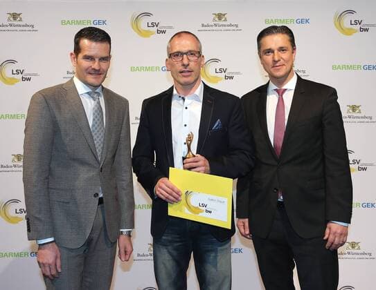 27.01.2016, Stuttgart, Trainerpreisverleihung LSV Trainerpreis 2015 Baden- Württemberg, von links: Jens Zimmermann, Trainer des Jahres Andreas Stäbler, Lutz Meschke (Porsche)