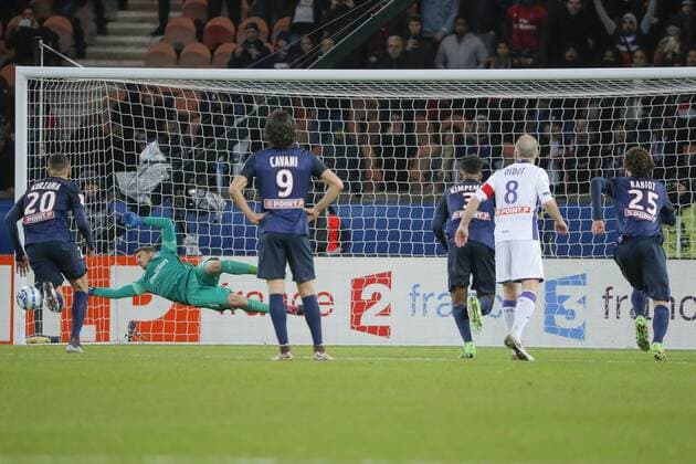 Fußball, Coupe de France, Paris St. Germain - FC Toulouse Nicolas Douchez (psg) hält Elfmeter FOOTBALL : Paris St Germain vs Toulouse FC - 1 2 Finale Coupe de la Ligue - 27 01 2016 StephaneAllaman 