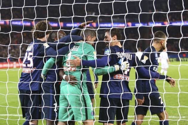 Fußball, Coupe de France, Paris St. Germain - FC Toulouse Jubel Nicolas Douchez (PSG) FOOTBALL : Paris Saint Germain vs FC Toulouse - Halbfinale - Coupe de la Ligue - 27 01 2016 GwendolineLeGoff 