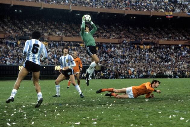WM Finale 1978, Torwart Ubaldo Fillol (Argentinien) fängt den Ball ab