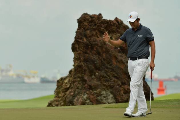 (160129) -- SINGAPORE, Jan. 29, 2016 -- An Byeong-hun of South Korea competes during the SMBC Singapore Open held at Singapore s Sentosa Golf Club Serapong course, Jan. 29, 2016. The SMBC Singapore Open is into the second day of competition. ) (SP)SINGAPORE-GOLF-SMBC SINGAPORE OPEN ThenxChihxWey 