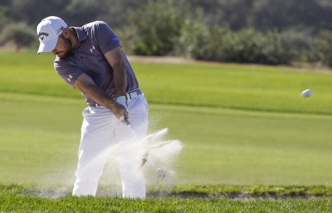 January 29, 2016: Scott Brown hits out of a bunker along the 4th fairway of the North Course during the second round of the Farmers Insurance Open at Torrey Pines Golf Course in San Diego, California. PGA Golf Herren 2016: Farmers Insurance Open JAN 29 - ZUMAc04_