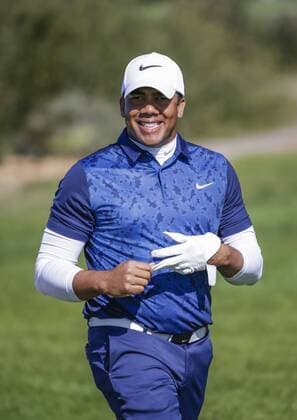 January 29, 2016: Jhonattan Vegas walks up the 9th hole of the North Course during the second round of the Farmers Insurance Open at Torrey Pines Golf Course in San Diego, California. PGA Golf Herren 2016: Farmers Insurance Open JAN 29 - ZUMAc04_