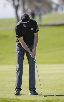 January 29, 2016: Martin Laird putts on the 8th green of the North Course during the second round of the Farmers Insurance Open at Torrey Pines Golf Course in San Diego, California. PGA Golf Herren 2016: Farmers Insurance Open JAN 29 - ZUMAc04_