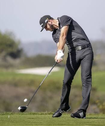 January 29, 2016: Dustin Johnson tees off on the 9th hole of the North Course during the second round of the Farmers Insurance Open at Torrey Pines Golf Course in San Diego, California. PGA Golf Herren 2016: Farmers Insurance Open JAN 29 - ZUMAc04_
