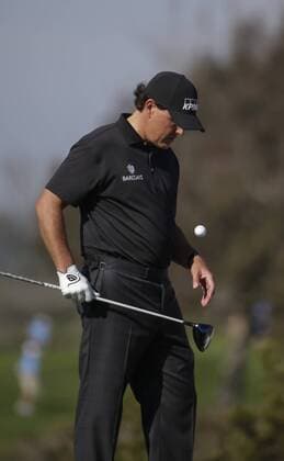 January 29, 2016: Phil Mickelson juggles a ball on his driver on the 9th tee box of the North Course during the second round of the Farmers Insurance Open at Torrey Pines Golf Course in San Diego, California. PGA Golf Herren 2016: Farmers Insurance Open JAN 29 - ZUMAc04_
