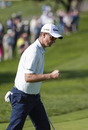 January 29, 2016: Justin Rose celebrates sinking his final putt of the day during the second round of the Farmers Insurance Open at Torrey Pines Golf Course in San Diego, California. PGA Golf Herren 2016: Farmers Insurance Open JAN 29 - ZUMAc04_