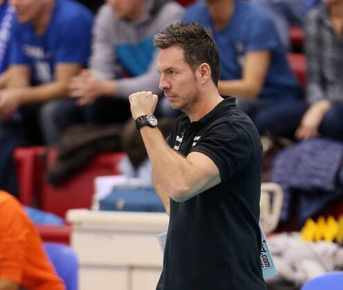 Stuttgart Volleyball Allianz MTV Stuttgart vs. Dresdner SC, Trainer Guillermo Naranjo Hernandez (Stuttgart) jubelt und ballt die Faust