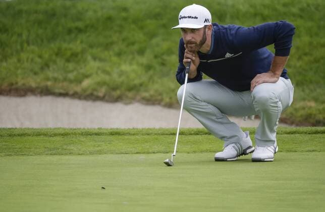 January 30, 2016: Dustin Johnson looks at the line of his putt on the 18th green of the South Course during the third round of the Farmers Insurance Open at Torrey Pines Golf Course in San Diego, California. PGA Golf Herren 2016: Farmers Insurance Open JAN 30 - ZUMAc04_