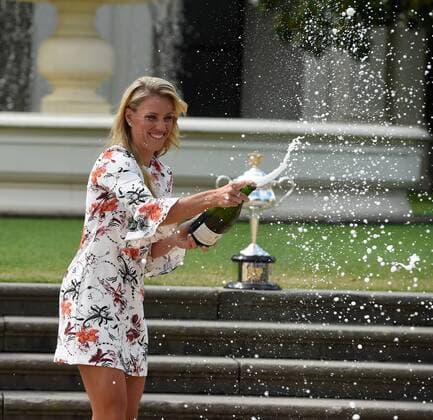 Tennis: Angelique Kerber beim Sieger fotoshooting am Sonntagvormittag vor dem Government House in Melbourne