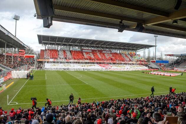 31. Januar 2016: Cottbus, Stadion der Freundschaft: Fussball 3. Liga, 23. Spieltag: FC Energie Cottbus - Fortuna Koeln: Energies Fans machen zum 50-jaehrigen Jubilaeum des Vereins eine Choreografie.
