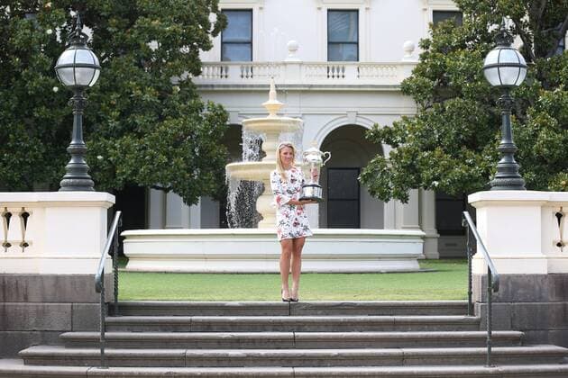 Angelique Kerber, GER, at a trophy-photoshoot in front of the government house during the 2016 Australian Open in Melbourne, 31 01 2016; -