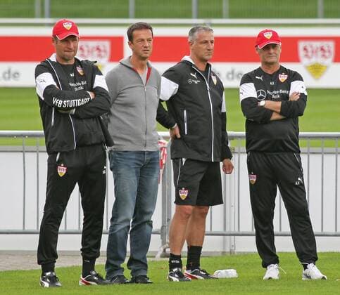 21.09.2014 VFB Stuttgart Training Co Trainer Reiner Geyer, Fredi Bobic, Jürgen Kramny ( VFB II Trainer) und Armin Veh re. beim Training.