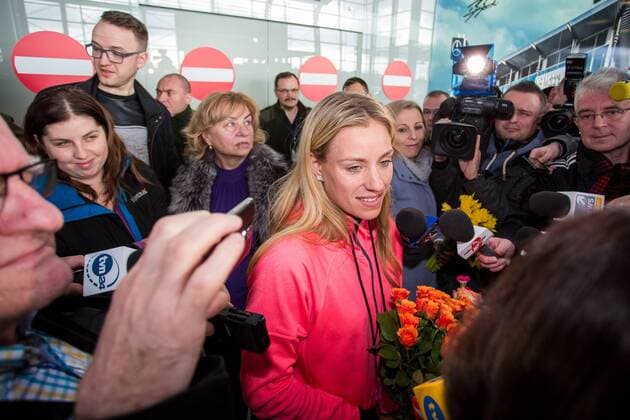 Tennis, Angelique Kerber Ankunft am Flughafen Posen 2016.02.01 Tennis, Ankunft der Australian Open Siegerin ANGELIQUE KERBER in Posen  20160201_PF_PJ002