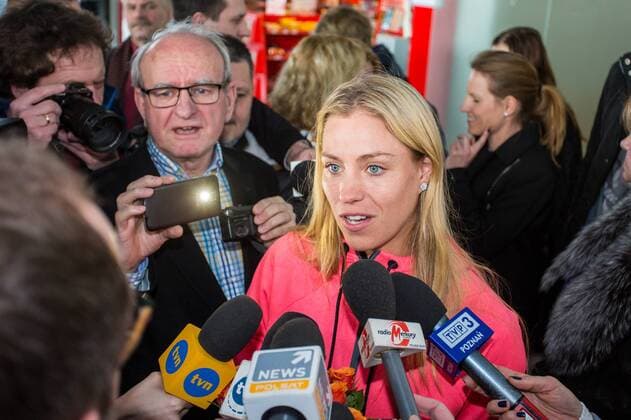 Tennis, Angelique Kerber Ankunft am Flughafen Posen 2016.02.01 Tennis, Ankunft der Australian Open Siegerin ANGELIQUE KERBER in Posen  20160201_PF_PJ005