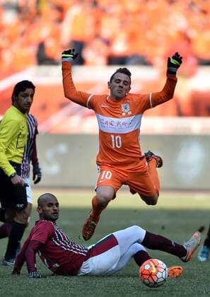 Fußball, AFC Champions League, Shandong Luneng FC - Mohun Bagan (160202) -- JINAN, Feb. 2, 2016 -- Montillo (above) of China s Shandong Luneng FC competes during the preliminary round match against India s Mohun Bagan at the 2016 AFC Champions League in Jinan, capital of east China s Shandong Province, on Feb. 2, 2016. China s Shandong Luneng FC won 6-0. ) (lm) (SP)CHINA-JINAN-AFC 2016-PRE (CN) ZhuxZheng 