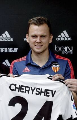 New Valencia CF s Russian player Denis Cherishev poses for the media during his presentation in Valencia, eastern Spain, 02 February 2016. Cherishev joined Valencia CF from Real Madrid and will stay until the end of the season. New Valencia CF s Russian player Denis Cherishev !ACHTUNG: NUR REDAKTIONELLE NUTZUNG!  GRA216 20160202-635900235021620092