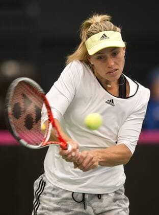 Bilder des Tages - SPORT Angelique KERBER (GER) Tennis Fed Cup 2016, Deutschland - Schweiz, Training des deutschen Teams in Leipzig, Deutschland am 03.02.2016,