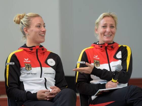 Leipzig Andrea Petkovic (GER), Angelique Kerber (GER), Fed-Cup GER Teamchefin Barbara Rittner bei der Auslosung der Paarungen der Fed Cup Spiele in Leipzig zwischen Tennis Porsche Team Deutschland und Securitas Team Schweiz in Leipzig 05.02.2016 Copyright: Modlax Eibner-Pressefoto EP_cma