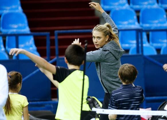 Fed cup 2016 RUS-NED. Sharapova held a master class for young tennis players.