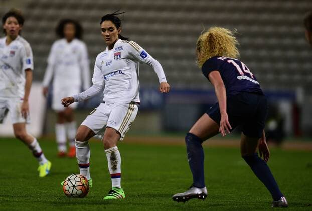 Louisa Necib ( Lyon ) - Kheira Hamraoui ( PSG ) FOOTBALL : Paris Saint Germain vs Olympique Lyonnais - Championnat Feminin D1 - Paris - 05 02 2016 FedericoPestellini Panoramic 