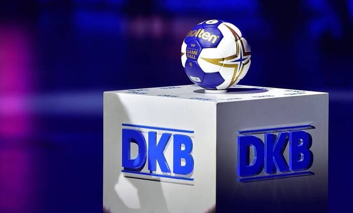05.02.2016 - Handball - DKB Handball Bundesliga - All Star Day Nürnberg - All Star Game : Nationalmannschaft Nationalteam Deutschland - All Star Team 2016 - DaMa - Feature Impression Symbolbild Symbolfoto - Spielball Ball