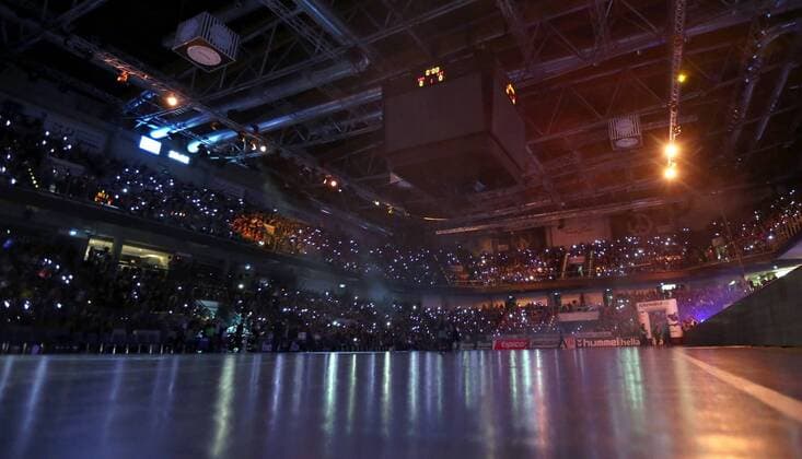 05.02.2016 - Handball - DKB Handball Bundesliga - All Star Day Nürnberg - All Star Game : Nationalmannschaft Nationalteam Deutschland - All Star Team 2016 - DaMa - Zahlreiche Zuschauer Publikum Fans in der Arena