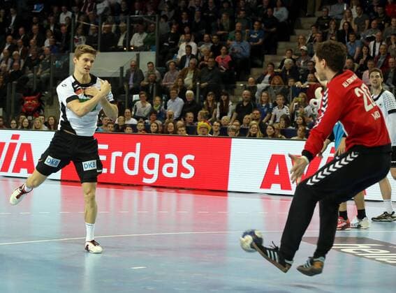 05.02.2016 - Handball - DKB Handball Bundesliga - All Star Day Nürnberg - All Star Game : Nationalmannschaft Nationalteam Deutschland - All Star Team 2016 - DaMa - Rune Dahmke ( Deutschland ) Niklas Landin ( All Star Team 2016 )